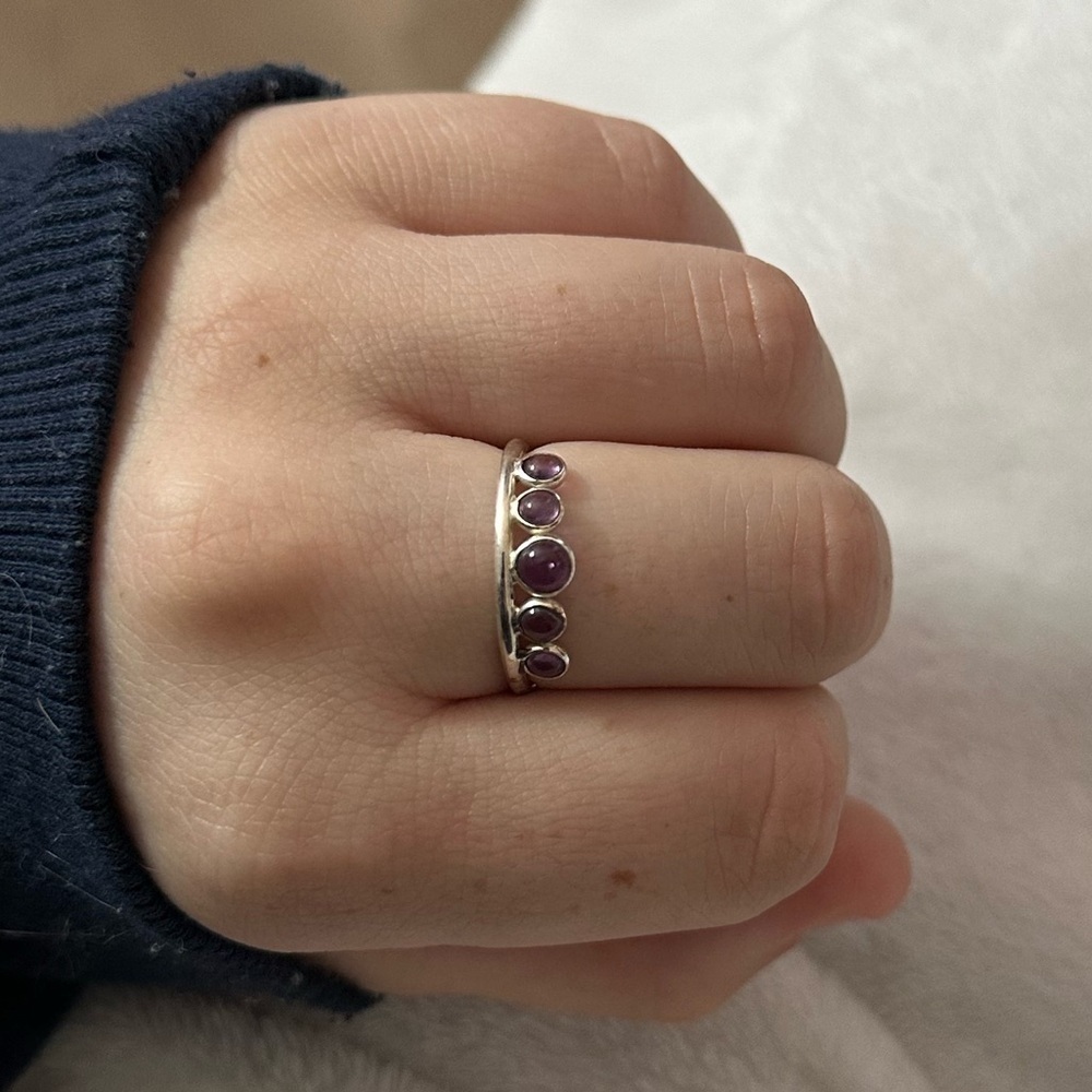 💌 simple women’s silver & purple ring